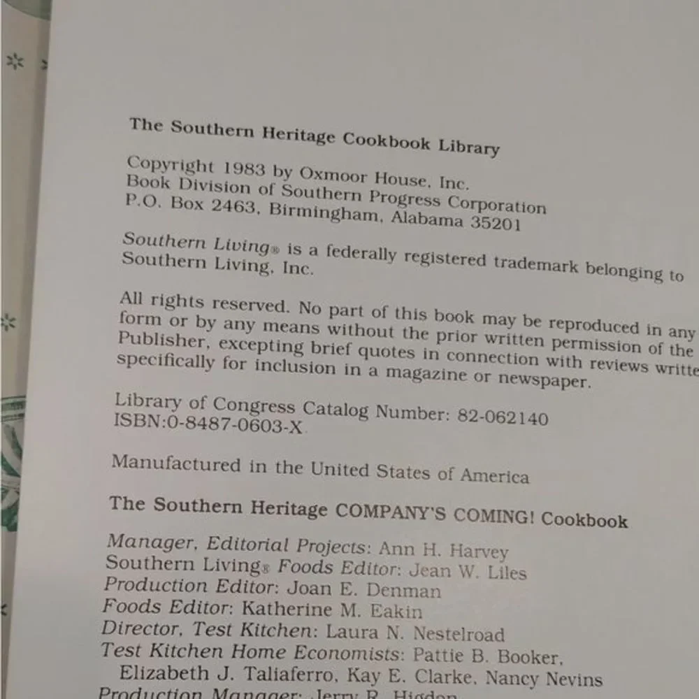 Vintage Southern Heritage‎ Companys Coming Cookbook